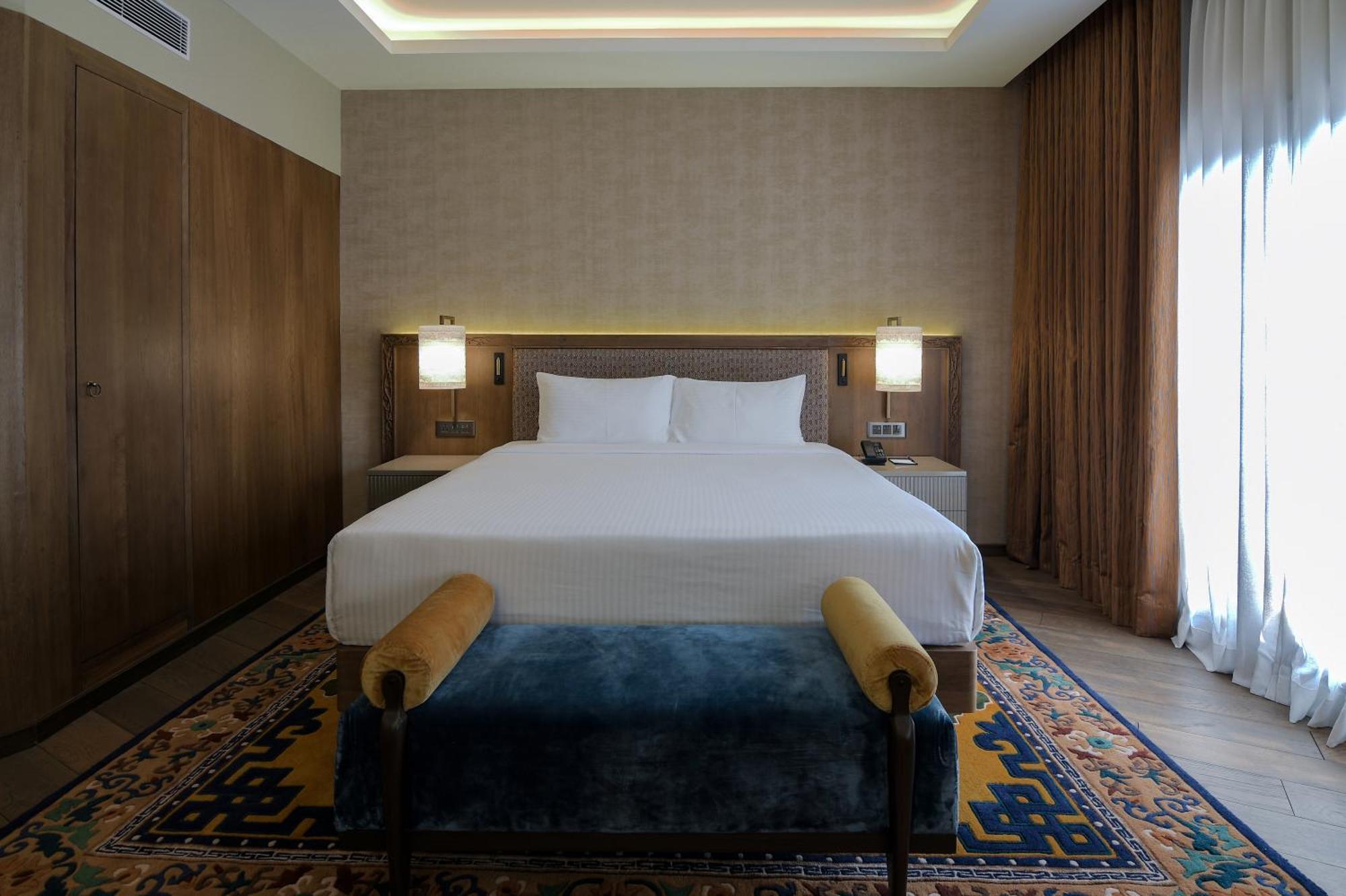 Yak & Yeti Hotel 5*